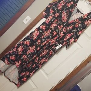 NWT Black with Pink flowers 3XL